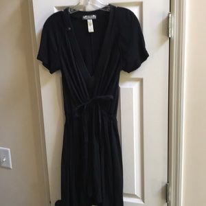 Perfect summer to fall dress! Adjustable waist.